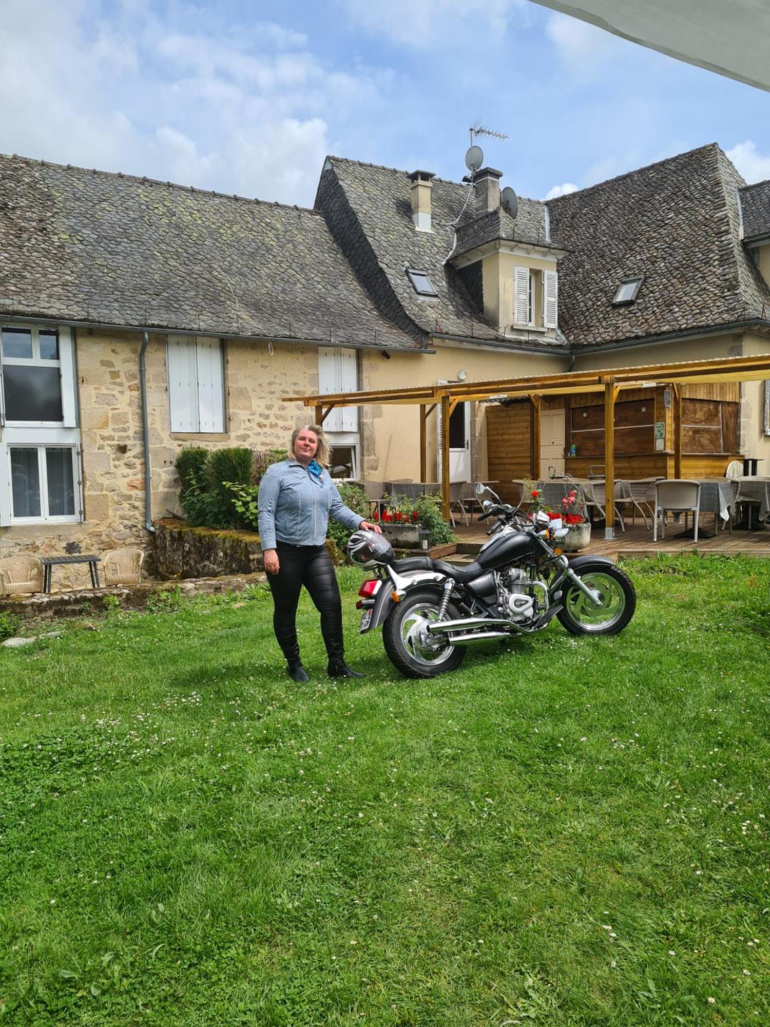 Hotel Saint Julien Aux Bois Exterior foto